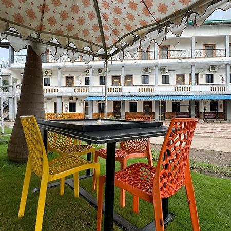 Vasant Vihar Resort Kevadia Exterior foto